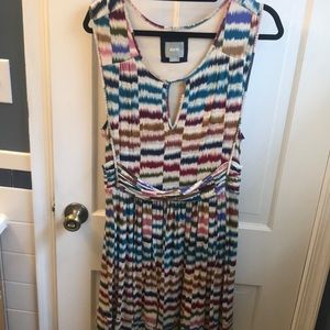 Beautiful colorful dress!